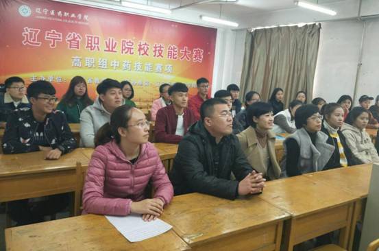 AD2A2CEFE424AA15E70BB99D2FB8CE03